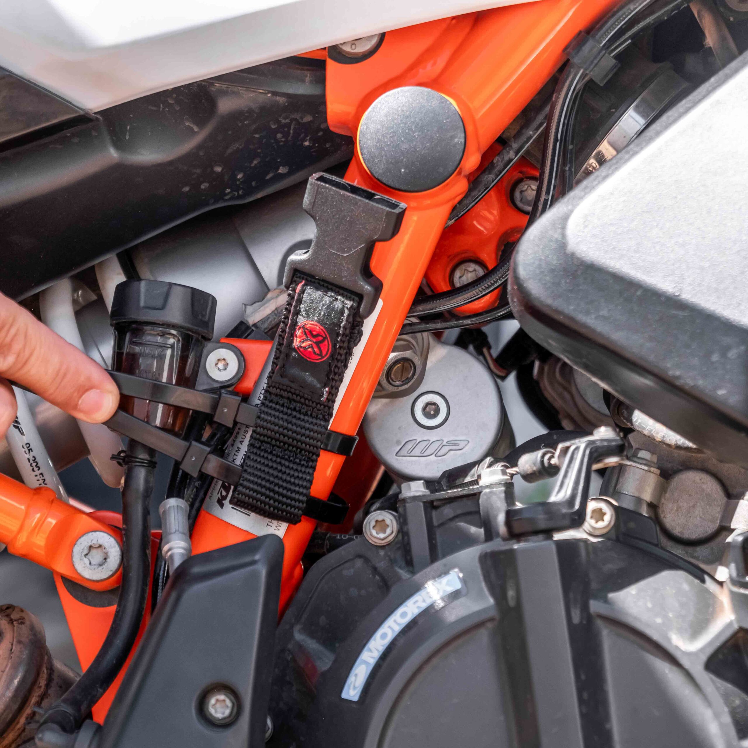 TurkanaGear_GeckoGrip_motorcycle_tank bag_harness_enduro_adventure_tail pack